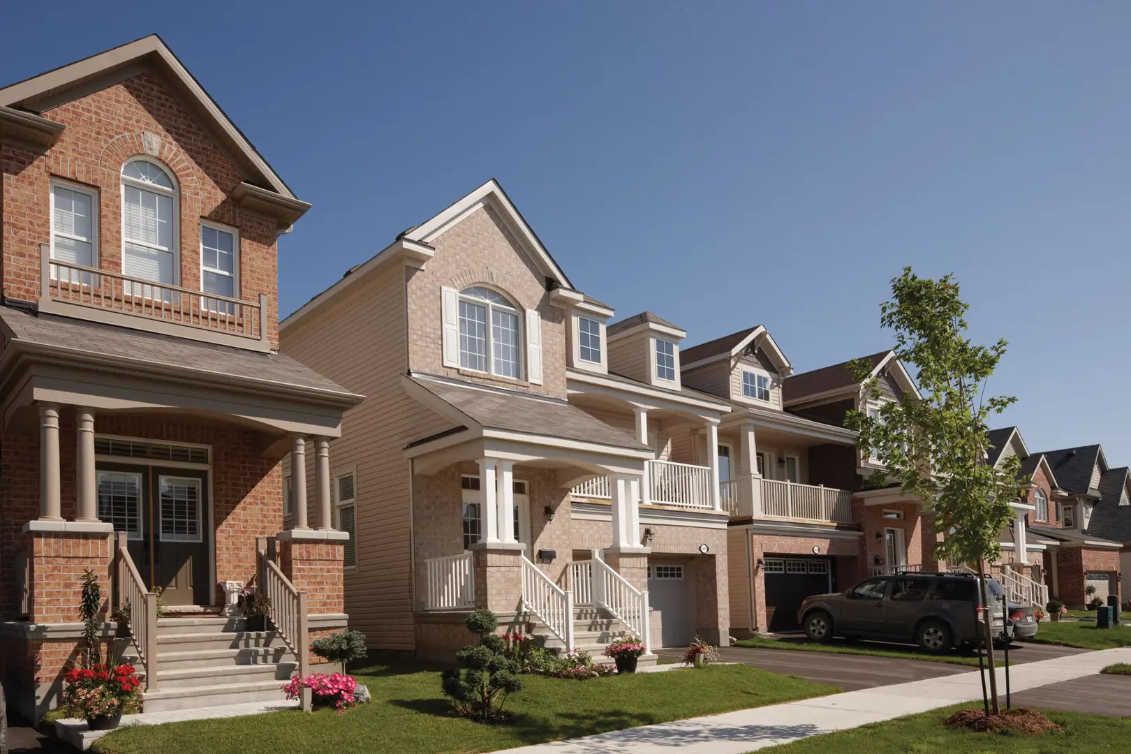 Half Moon Bay Towns located at Greenbank Road & Cambrian Road,  Ottawa,   ON cover image