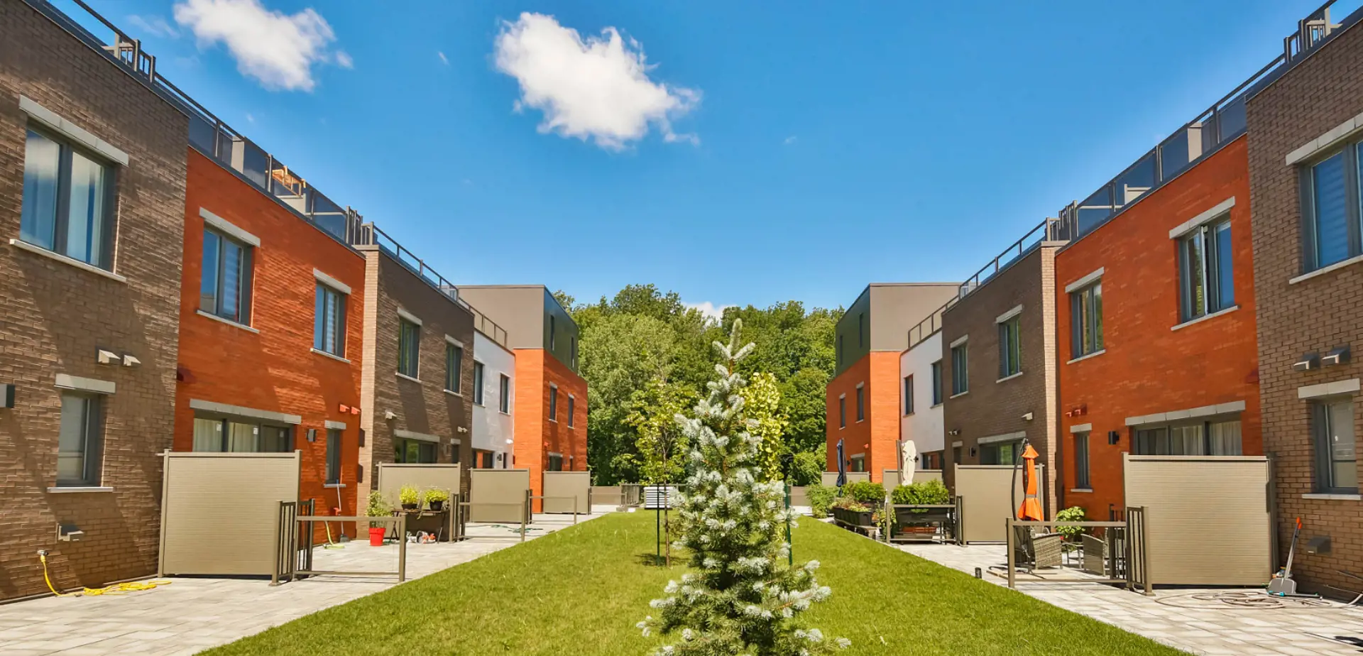 Maisons de Ville LaSalle Parc Angrignon Towns located at 1801 Rue Bois-des-Caryers,  Montréal,   QC cover image